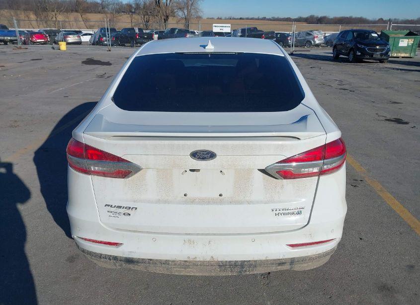 Photo 16 of 2019 Ford Fusion HYBRID TITANIUM (VIN 3FA6P0RU9KR206857)