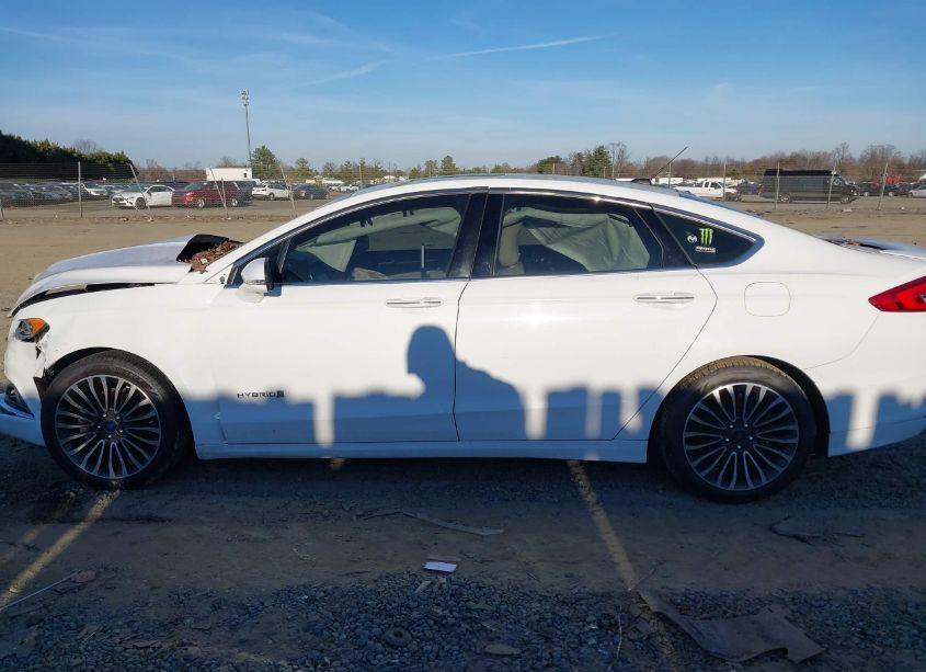 Photo 14 of 2018 Ford Fusion HYBRID TITANIUM (VIN 3FA6P0RUXJR131617)