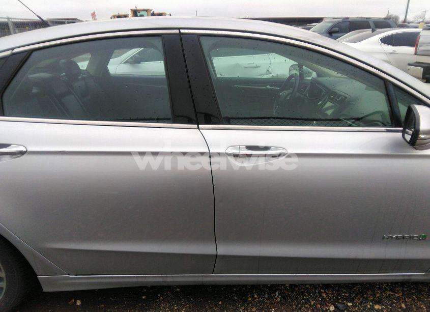 Photo 13 of 2018 Ford Fusion HYBRID TITANIUM (VIN 3FA6P0RUXJR207174)