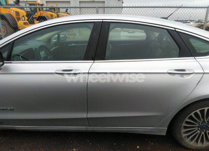 Photo 14 of 2018 Ford Fusion HYBRID TITANIUM (VIN 3FA6P0RUXJR207174)