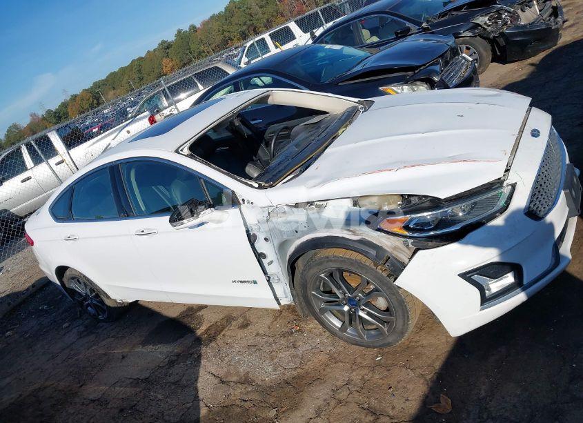 Photo 14 of 2019 Ford Fusion HYBRID TITANIUM (VIN 3FA6P0RUXKR121137)