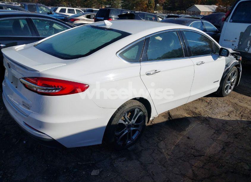 Photo 4 of 2019 Ford Fusion HYBRID TITANIUM (VIN 3FA6P0RUXKR121137)