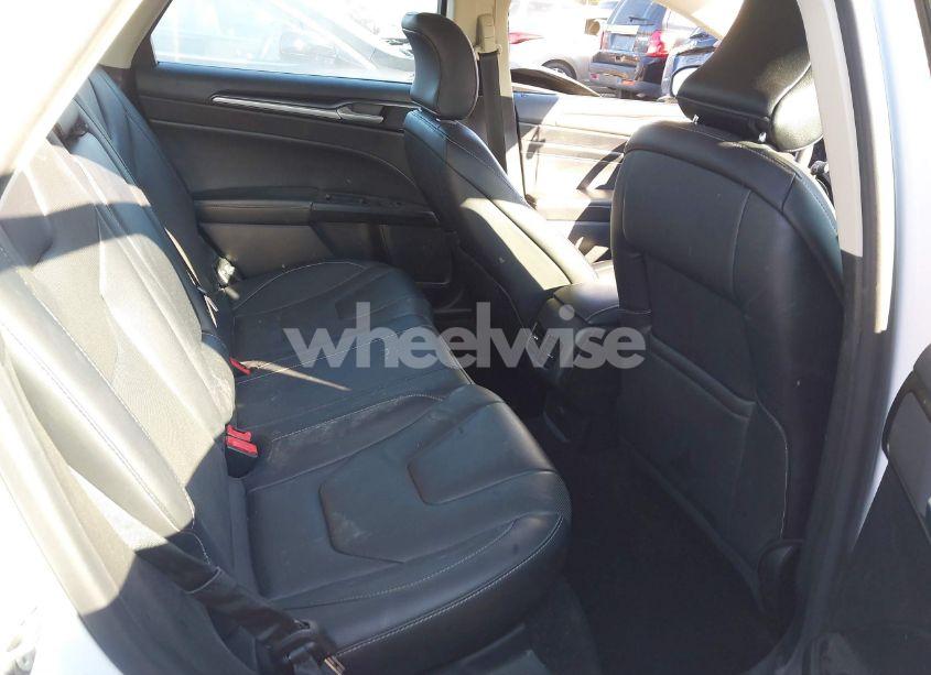 Photo 8 of 2019 Ford Fusion HYBRID TITANIUM (VIN 3FA6P0RUXKR121137)