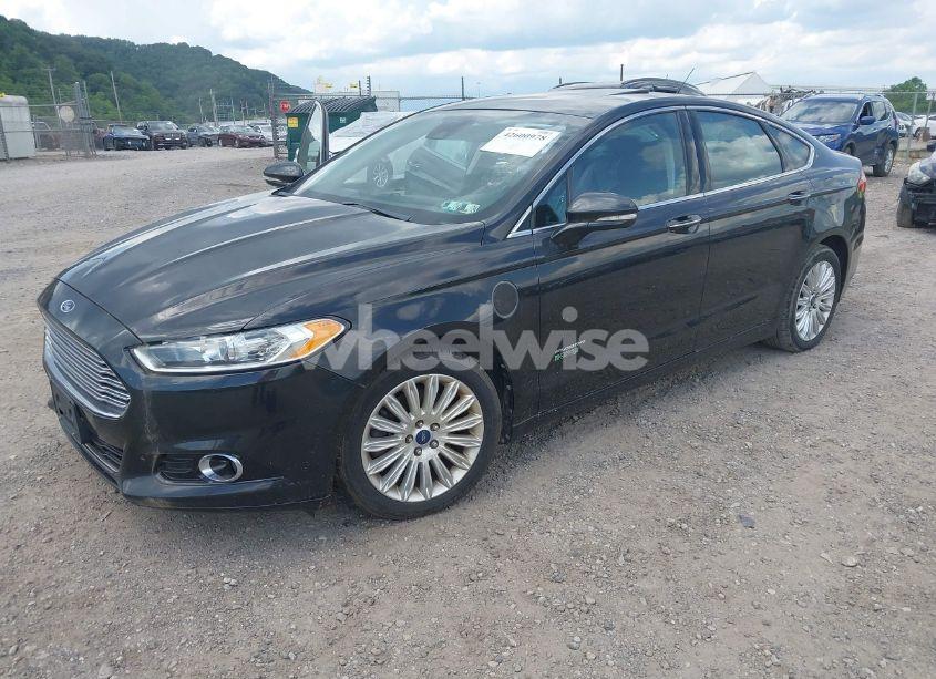 Photo 2 of 2013 Ford Fusion ENERGI TITANIUM (VIN 3FA6P0SU0DR241025)