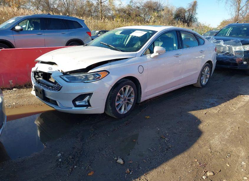 Photo 2 of 2020 Ford Fusion TITANIUM (VIN 3FA6P0SU0LR105234)