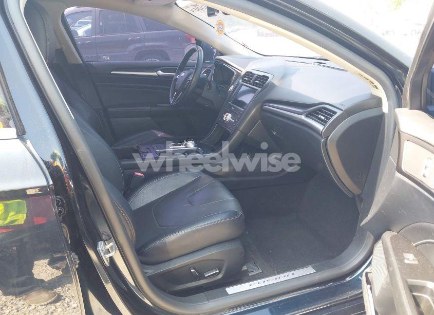 Photo 5 of 2020 Ford Fusion PLUG-IN HYBRID TITANIUM (VIN 3FA6P0SU0LR132241)