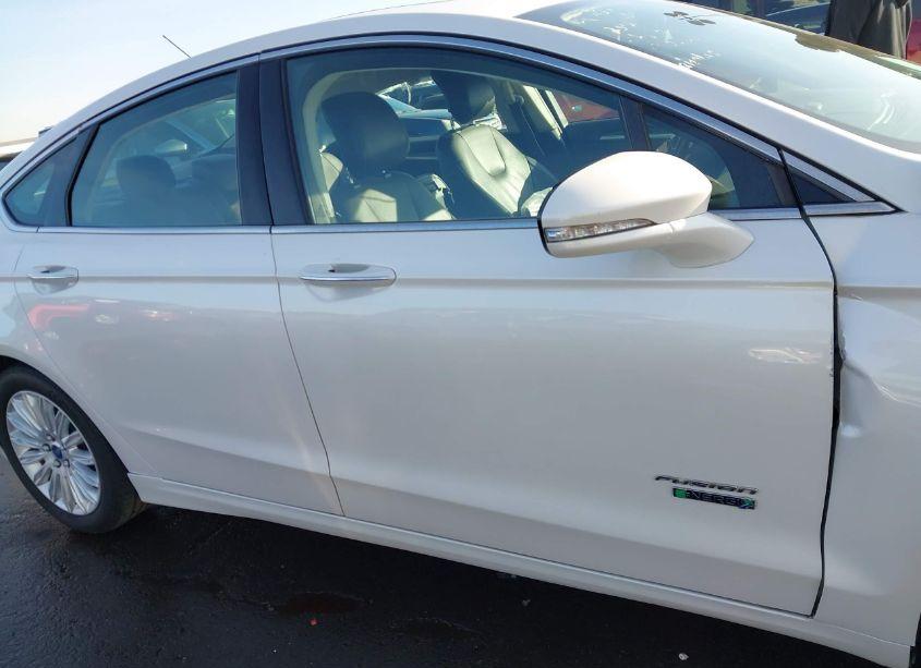 Photo 14 of 2014 Ford Fusion ENERGI TITANIUM (VIN 3FA6P0SU1ER112471)