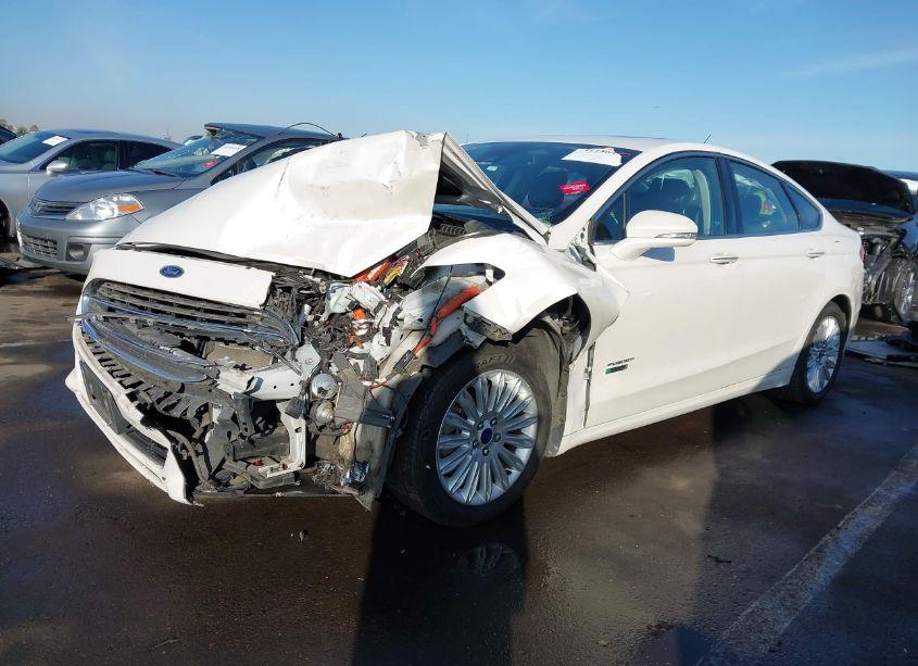 Photo 2 of 2014 Ford Fusion ENERGI TITANIUM (VIN 3FA6P0SU1ER112471)