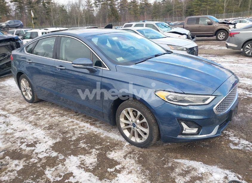 2019 Ford Fusion ENERGI TITANIUM (VIN 3FA6P0SU1KR228149) main photo