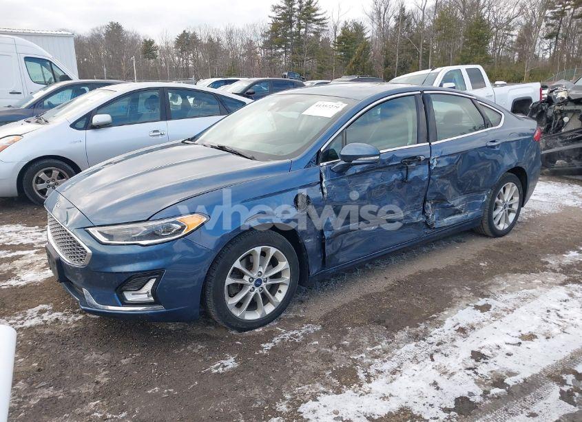 Photo 2 of 2019 Ford Fusion ENERGI TITANIUM (VIN 3FA6P0SU1KR228149)