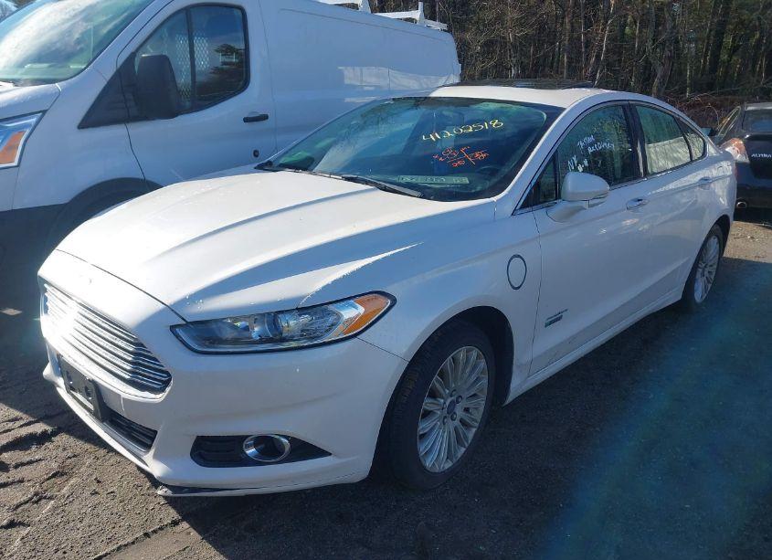 Photo 2 of 2014 Ford Fusion ENERGI TITANIUM (VIN 3FA6P0SU2ER356713)