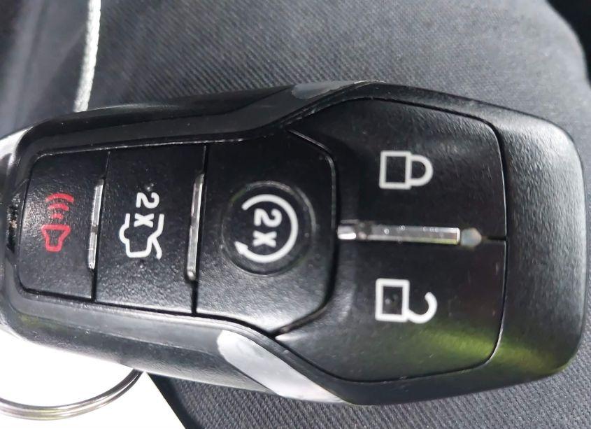 Photo 11 of 2016 Ford Fusion ENERGI TITANIUM (VIN 3FA6P0SU2GR229947)