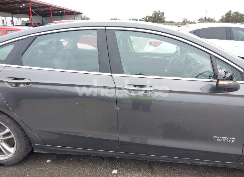 Photo 13 of 2016 Ford Fusion ENERGI TITANIUM (VIN 3FA6P0SU3GR270538)