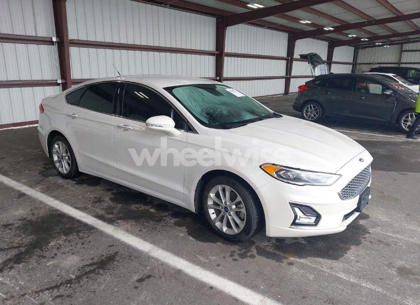 2019 Ford Fusion ENERGI TITANIUM (VIN 3FA6P0SU3KR248581) main photo