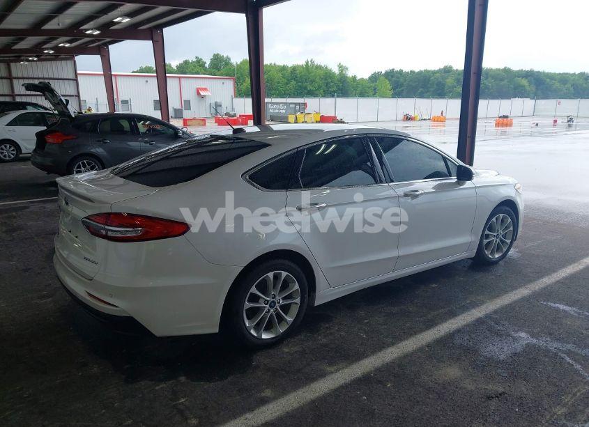 Photo 4 of 2019 Ford Fusion ENERGI TITANIUM (VIN 3FA6P0SU3KR248581)