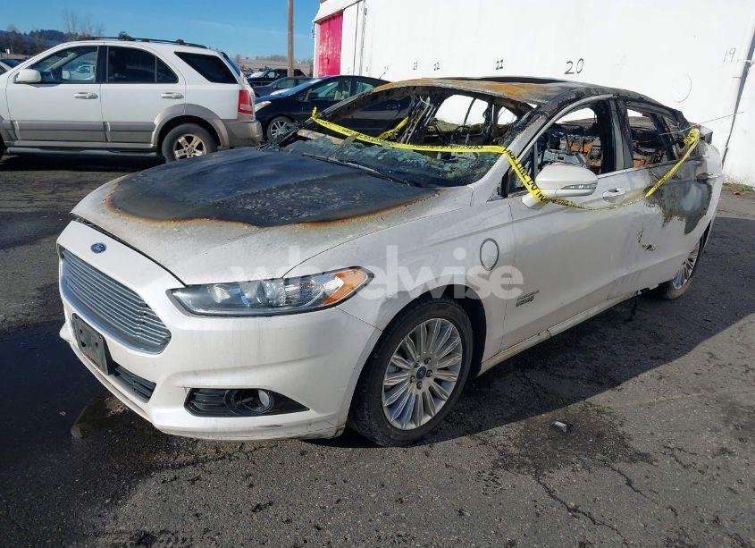 Photo 2 of 2014 Ford Fusion ENERGI TITANIUM (VIN 3FA6P0SU5ER204084)