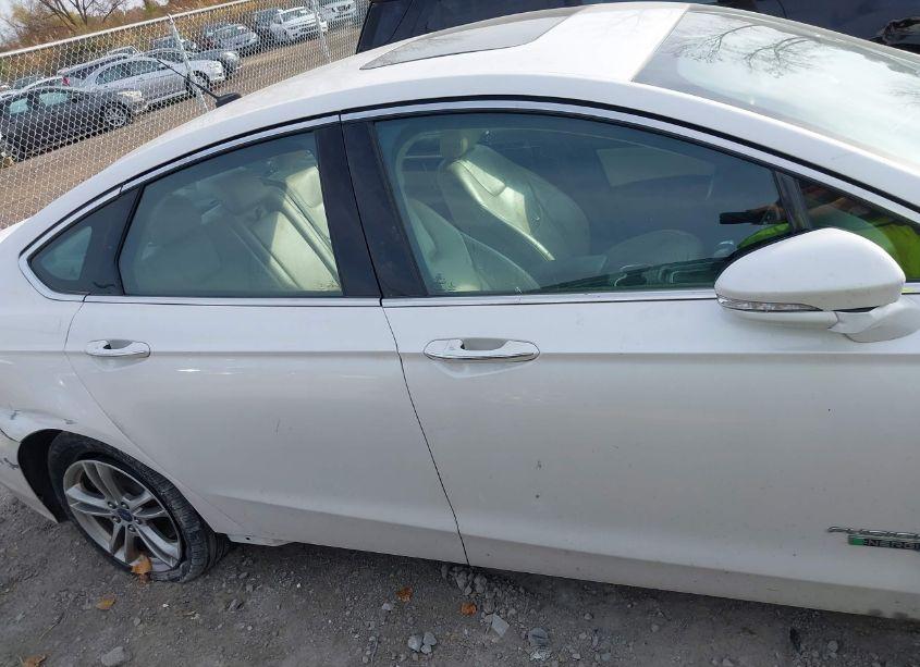 Photo 13 of 2016 Ford Fusion ENERGI TITANIUM (VIN 3FA6P0SU5GR164043)