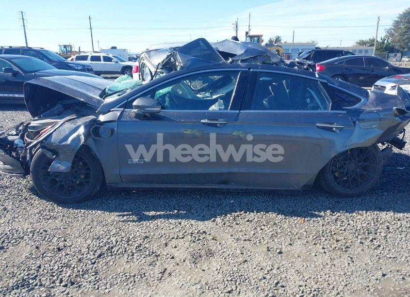 Photo 13 of 2016 Ford Fusion ENERGI TITANIUM (VIN 3FA6P0SU5GR241820)