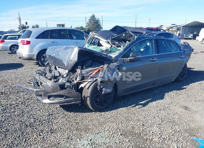 Photo 2 of 2016 Ford Fusion ENERGI TITANIUM (VIN 3FA6P0SU5GR241820)