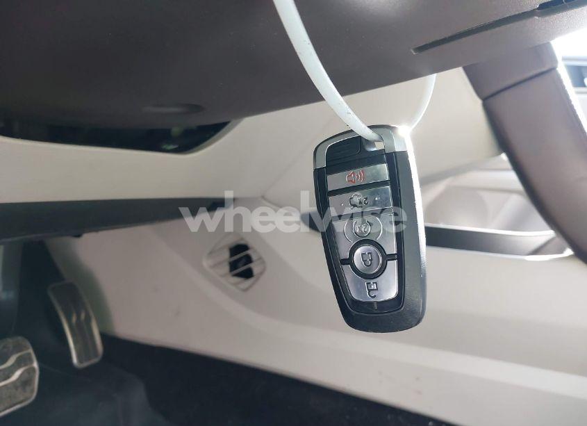 Photo 11 of 2017 Ford Fusion ENERGI PLATINUM (VIN 3FA6P0SU5HR212612)