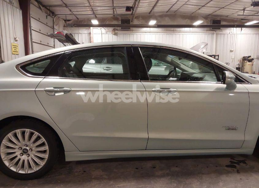 Photo 13 of 2013 Ford Fusion ENERGI TITANIUM (VIN 3FA6P0SU7DR179994)
