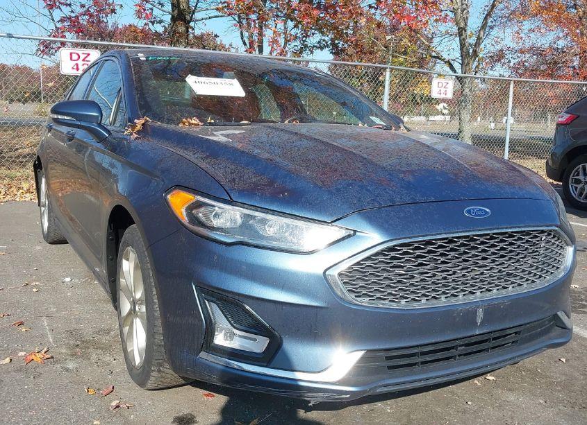2019 Ford Fusion ENERGI TITANIUM (VIN 3FA6P0SU7KR185307) main photo