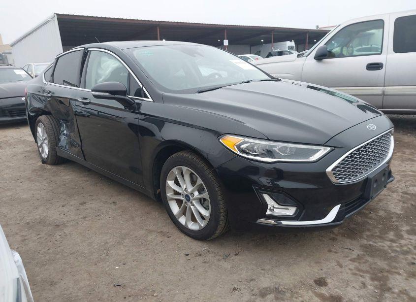 2019 Ford Fusion ENERGI TITANIUM (VIN 3FA6P0SU8KR175837) main photo