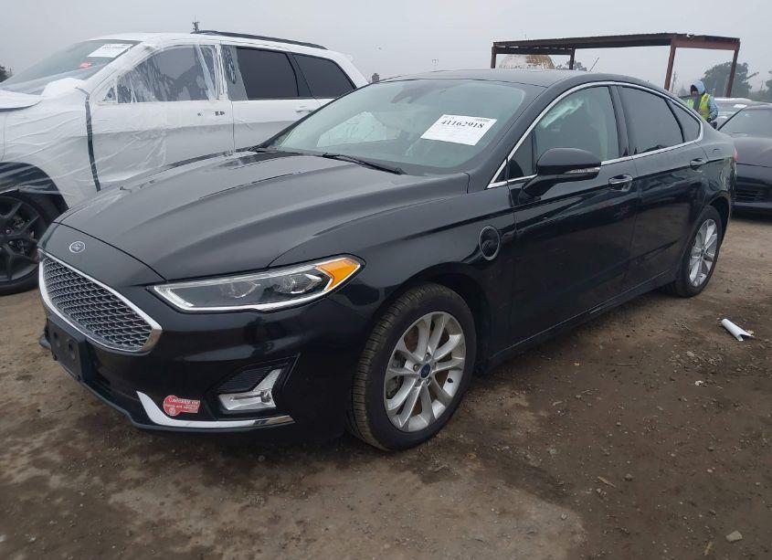 Photo 2 of 2019 Ford Fusion ENERGI TITANIUM (VIN 3FA6P0SU8KR175837)