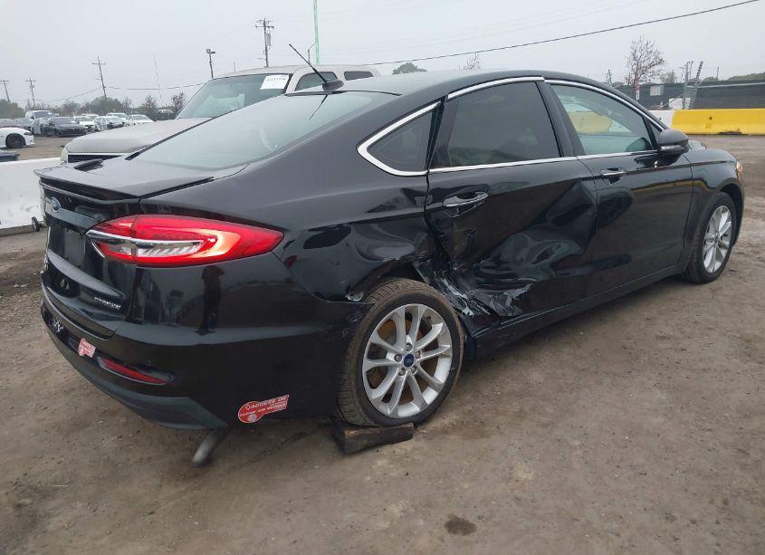 Photo 4 of 2019 Ford Fusion ENERGI TITANIUM (VIN 3FA6P0SU8KR175837)