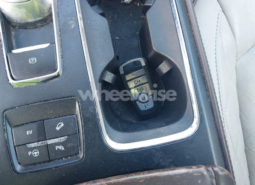 Photo 11 of 2017 Ford Fusion ENERGI PLATINUM (VIN 3FA6P0SU9HR121813)