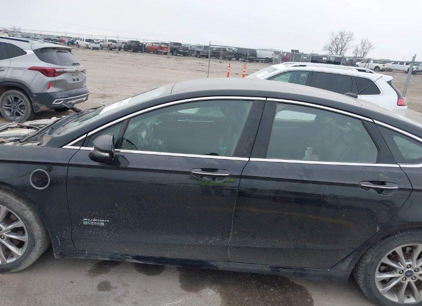 Photo 15 of 2017 Ford Fusion ENERGI TITANIUM (VIN 3FA6P0SU9HR209583)