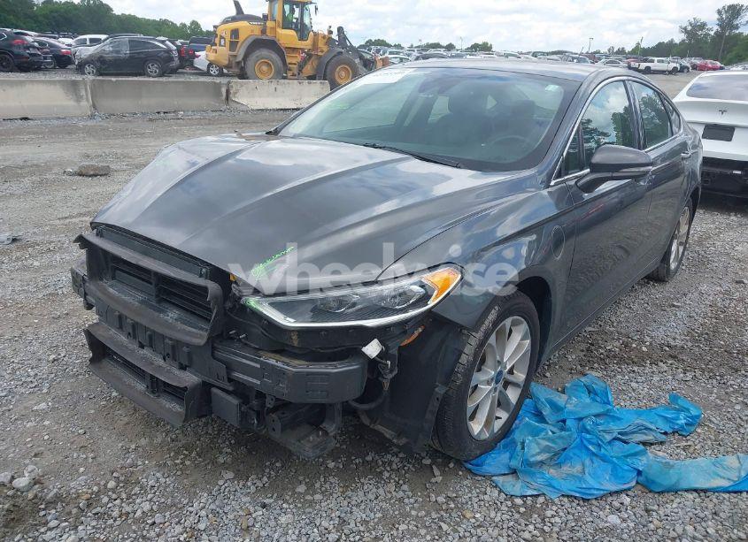 Photo 2 of 2019 Ford Fusion ENERGI TITANIUM (VIN 3FA6P0SU9KR126985)