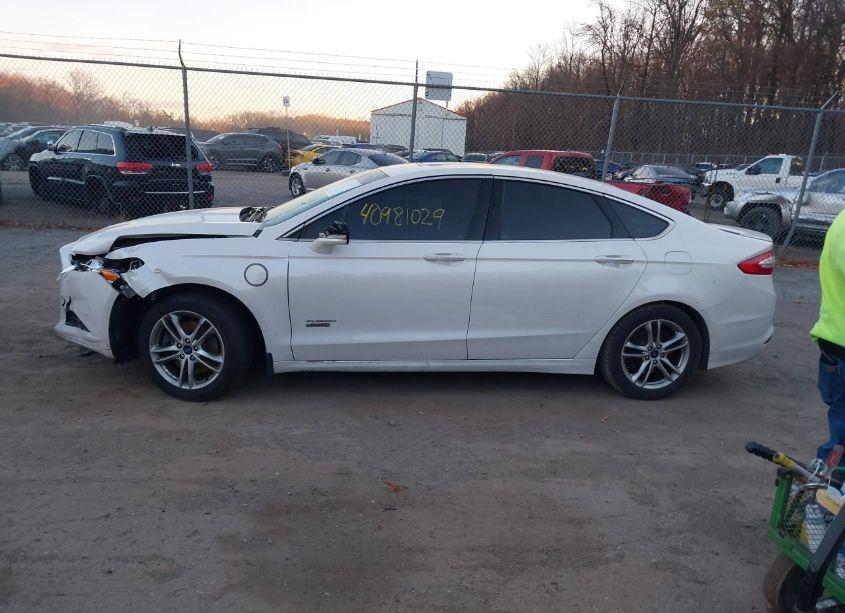 Photo 13 of 2015 Ford Fusion ENERGI TITANIUM (VIN 3FA6P0SUXFR201019)