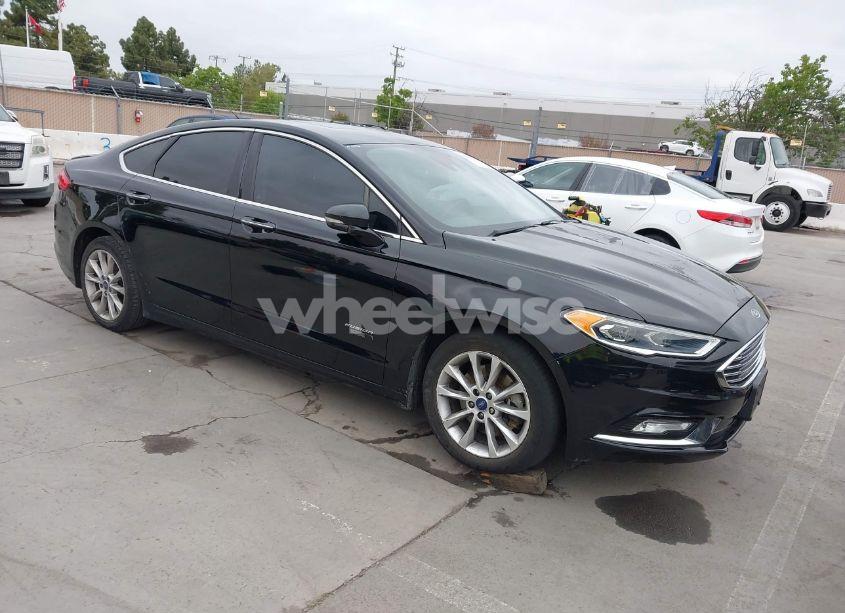 2017 Ford Fusion ENERGI TITANIUM (VIN 3FA6P0SUXHR110304) main photo