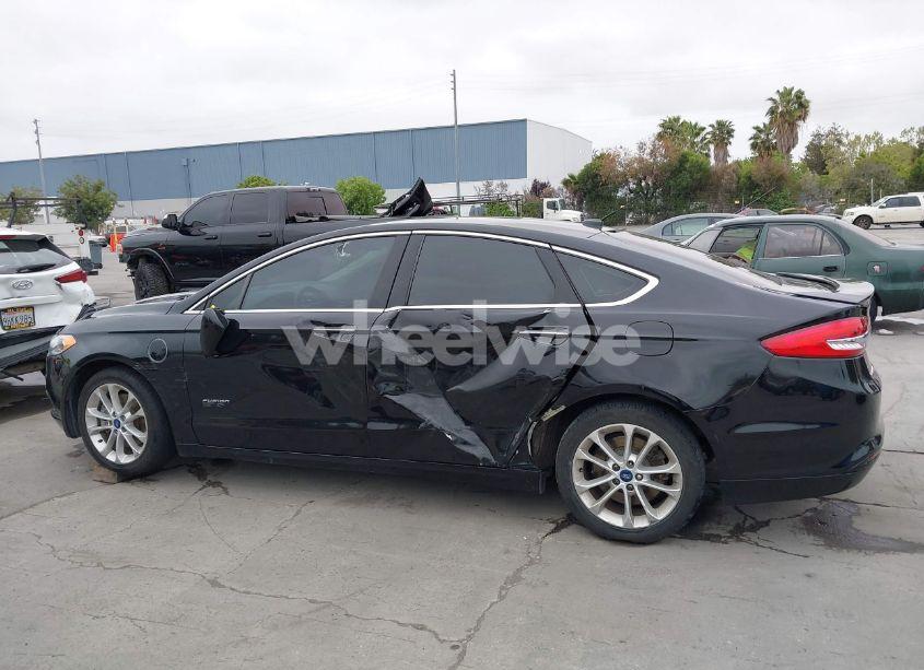 Photo 14 of 2017 Ford Fusion ENERGI TITANIUM (VIN 3FA6P0SUXHR110304)