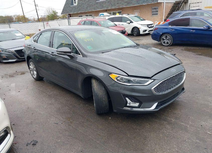 2019 Ford Fusion ENERGI TITANIUM (VIN 3FA6P0SUXKR249615) main photo