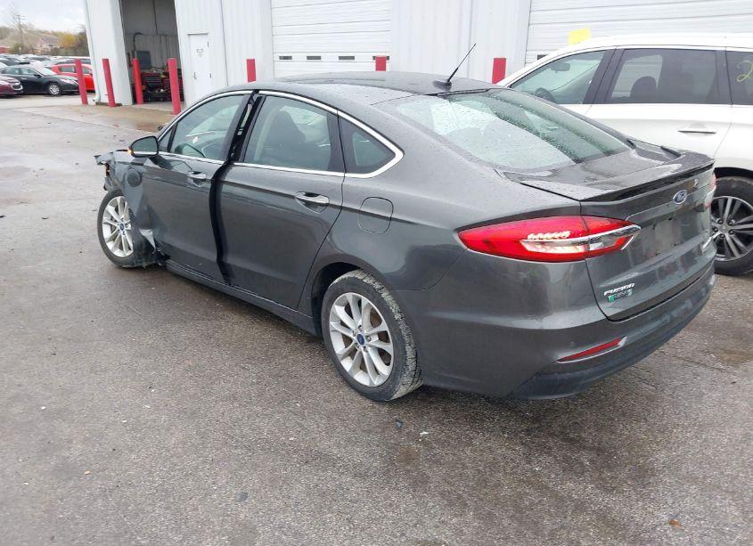 Photo 3 of 2019 Ford Fusion ENERGI TITANIUM (VIN 3FA6P0SUXKR249615)