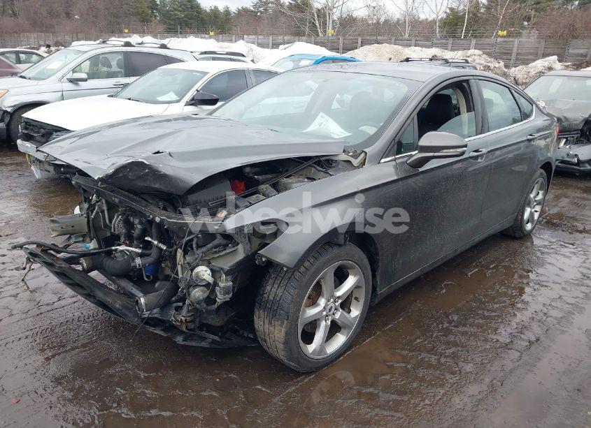 Photo 2 of 2016 Ford Fusion SE (VIN 3FA6P0T90GR236597)