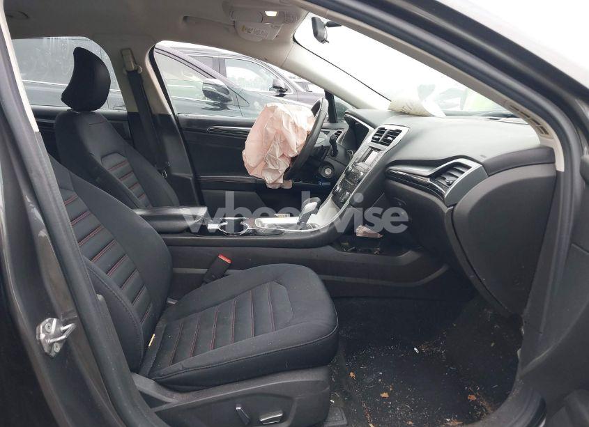 Photo 5 of 2016 Ford Fusion SE (VIN 3FA6P0T90GR236597)