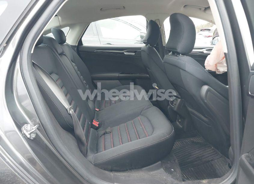 Photo 8 of 2016 Ford Fusion SE (VIN 3FA6P0T90GR236597)