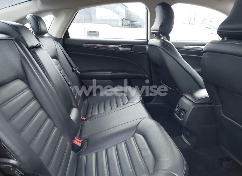 Photo 8 of 2017 Ford Fusion SE (VIN 3FA6P0T90HR256334)