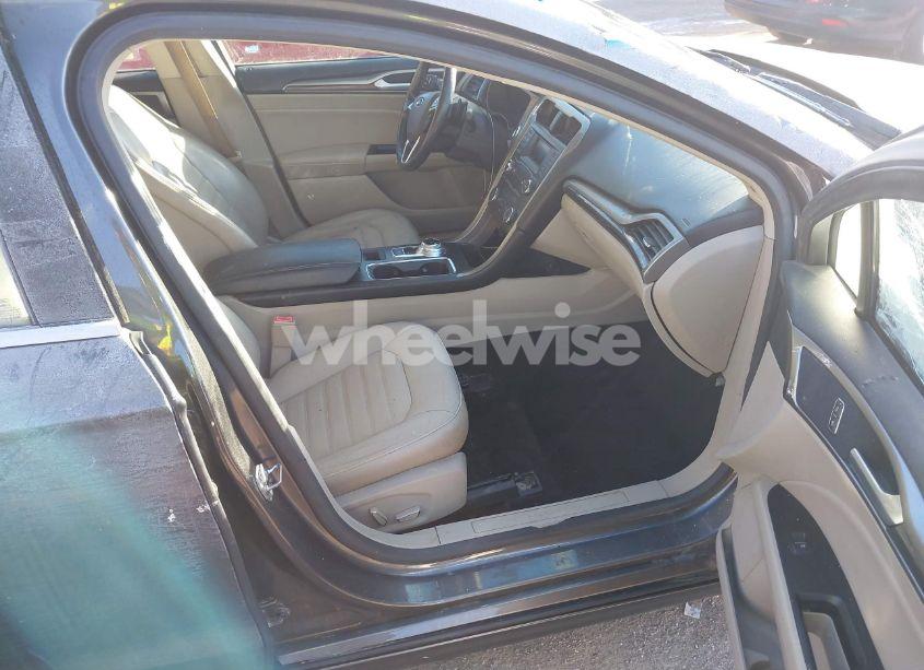 Photo 5 of 2017 Ford Fusion SE (VIN 3FA6P0T90HR266944)