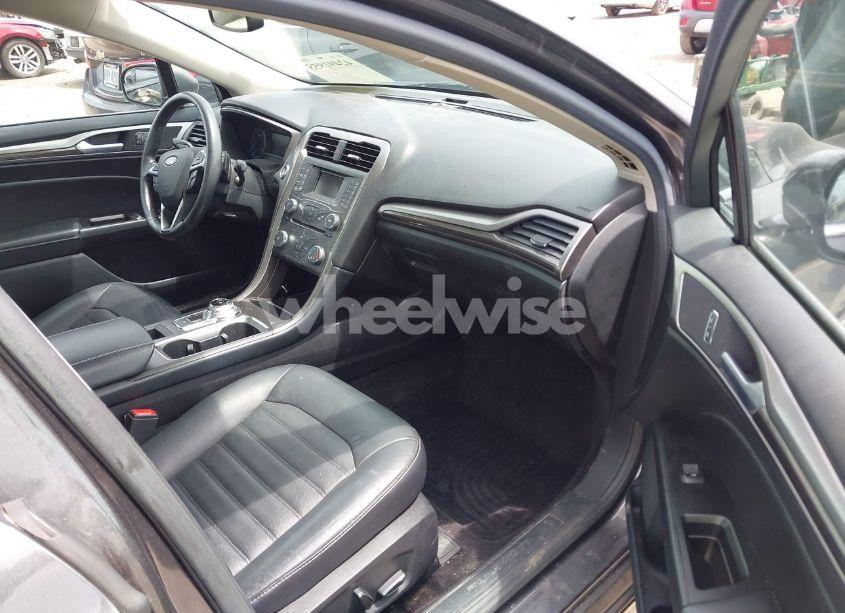 Photo 5 of 2017 Ford Fusion SE (VIN 3FA6P0T90HR282741)