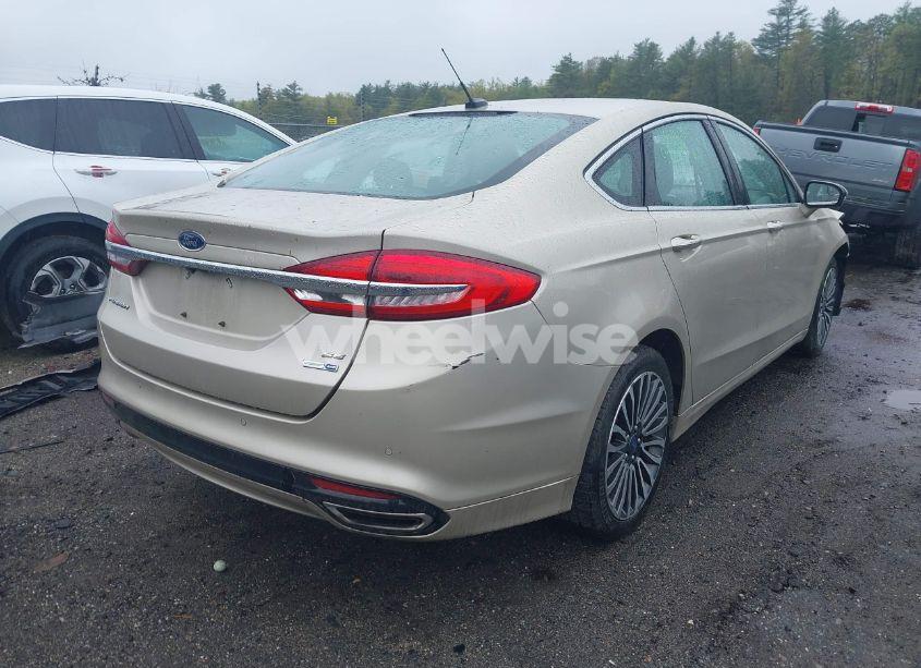 Photo 4 of 2018 Ford Fusion SE (VIN 3FA6P0T90JR112823)