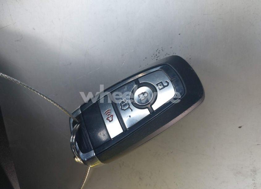 Photo 11 of 2020 Ford Fusion SE (VIN 3FA6P0T90LR150796)