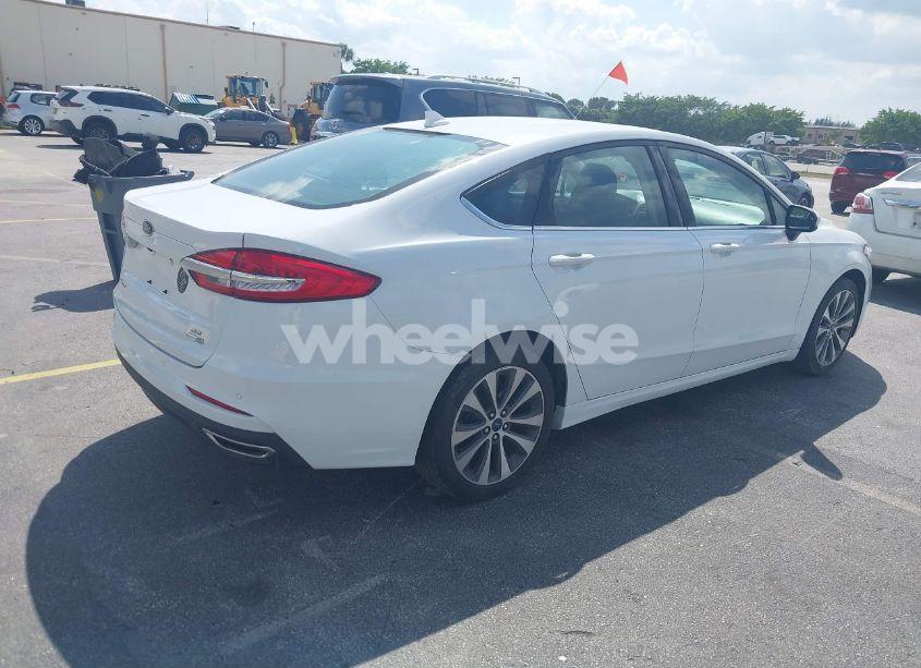 Photo 4 of 2020 Ford Fusion SE (VIN 3FA6P0T90LR150796)