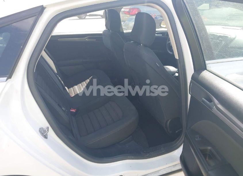 Photo 8 of 2020 Ford Fusion SE (VIN 3FA6P0T90LR150796)