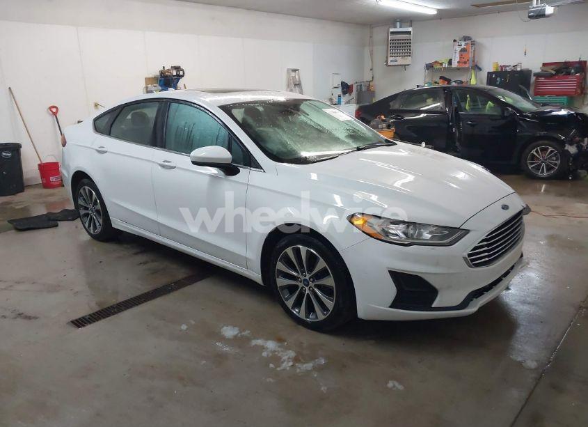 2020 Ford Fusion SE (VIN 3FA6P0T90LR173222) main photo