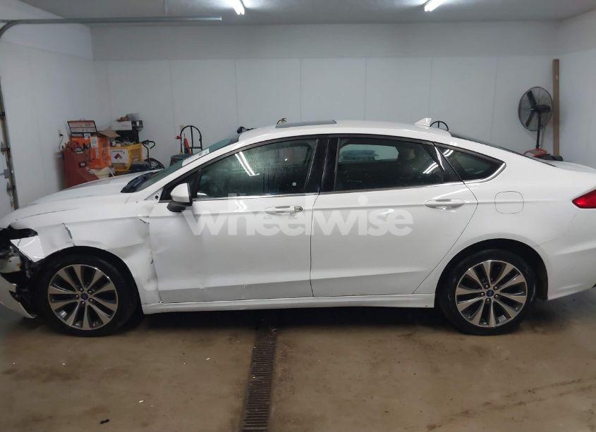 Photo 14 of 2020 Ford Fusion SE (VIN 3FA6P0T90LR173222)