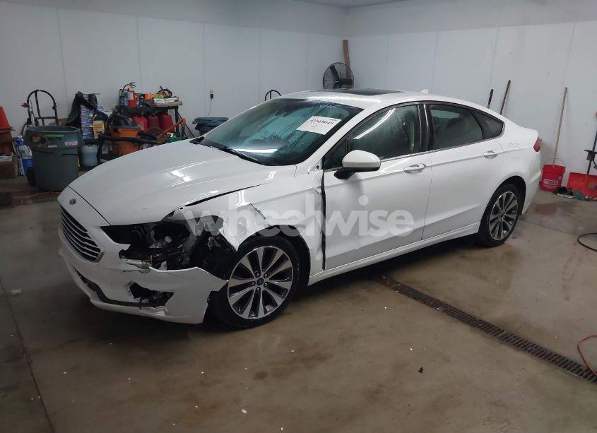 Photo 2 of 2020 Ford Fusion SE (VIN 3FA6P0T90LR173222)